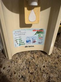 Dispenser Hidrogenia 700 per filtraggio acqua