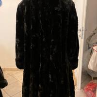 Pelliccia ecologica nera