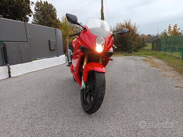 moto 125 4 tempi bicilindrico 