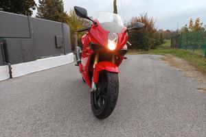 moto 125 4 tempi bicilindrico 