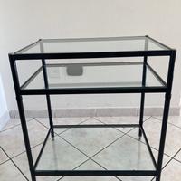 Mobile a tre ripiani in vetro