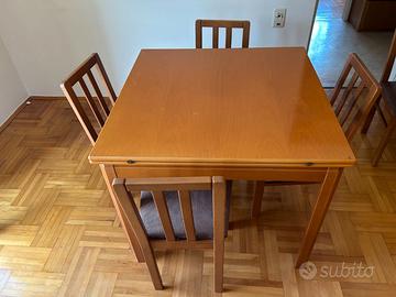 Tavolo da Pranzo con sedie