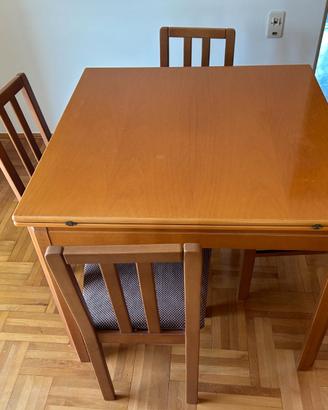 Tavolo da Pranzo con sedie