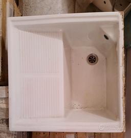Lavatoio in ceramica come nuovo