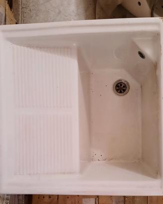 Lavatoio in ceramica come nuovo