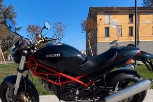 Ducati Monster 900 ie