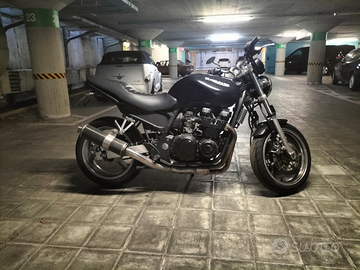 Kawasaki zr7 750 naked special custom caferacer