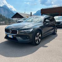 Volvo V60 Cross Country B4 (d) AWD automatico Ulti
