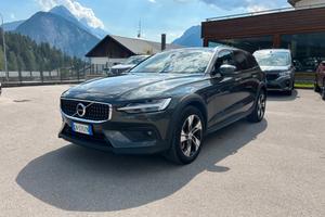 Volvo V60 Cross Country B4 (d) AWD automatico Ulti
