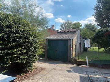 CASA INDIPENDENTE con ampio parco