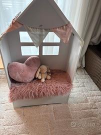 Panca a forma di casetta per bambini