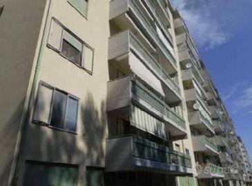 Immobile in asta di 98 m² con 4 locali e box auto 