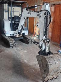 Miniescavatore Bobcat 325
