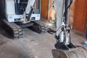 Miniescavatore Bobcat 325