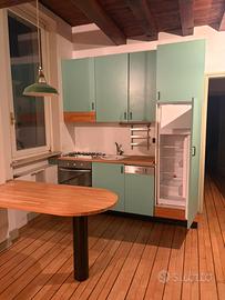 CUCINA CON ELETTRODOMESTICI