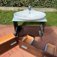 Mobile bagno con lavandino