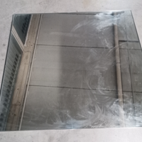 Specchio grande con cornice di alluminio