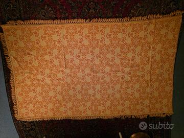 tappeto fantasia arancione e giallo