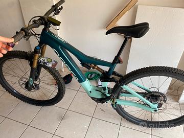 E bike Orbea rise m10 in carbonio