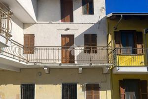 CASA SEMINDIPENDENTE A ALICE CASTELLO