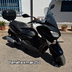 Yamaha X-Max 250