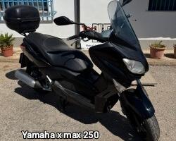 Yamaha X-Max 250