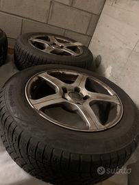 Set 4 cerchi il lega da 16” con gomme invernali