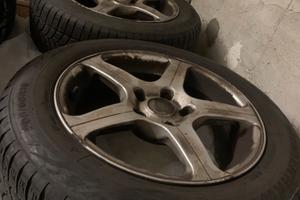 Set 4 cerchi il lega da 16” con gomme invernali