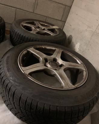 Set 4 cerchi il lega da 16” con gomme invernali