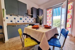 Giugno trilo climatizzato 8 posti 50mt mare