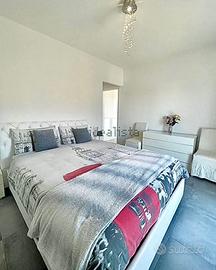 Letto in ecopelle con contenitore gia smontato