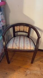Poltroncina a pozzetto in legno massello