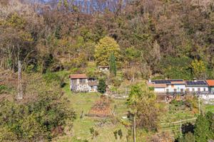CASA DI TESTA CON VISTA MOZZAFIATO SULLA VALLAT...