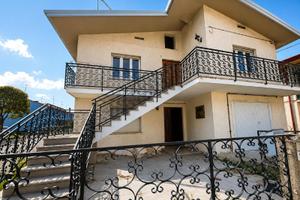 VILLA BIFAMILIARE INDIPENDENTE