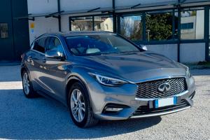 Infiniti Q30