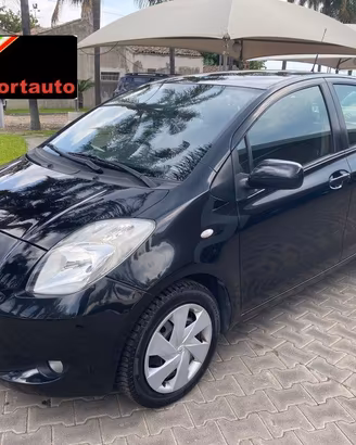 TOYOTA Yaris 1.3 5 porte Sol