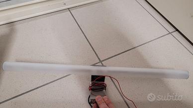 Lampada LED tubolare per specchio bagno