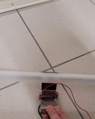 Lampada LED tubolare per specchio bagno