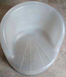 poltrona rotonda con schienale 