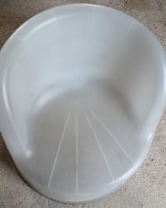 poltrona rotonda con schienale 