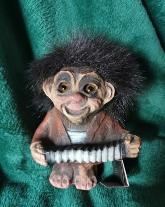 troll norvegese con fisarmonica 