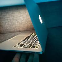 MacBook air core i5 Ram 8gb