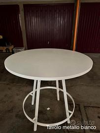Tavolo alto