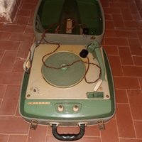 Giradischi vintage a valigetta