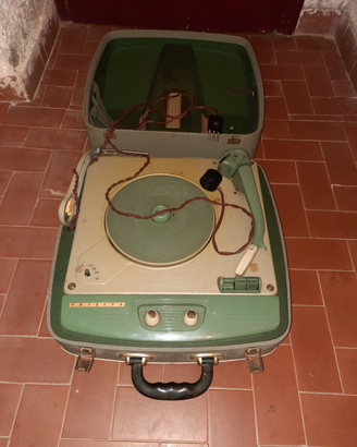 Giradischi vintage a valigetta