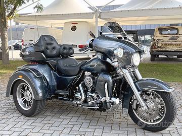 Harley Davidson Tri Glide Ultra FLHTCUTG