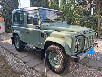 Land Rover Defender 90 2.2 TD4 Station Wagon E N1