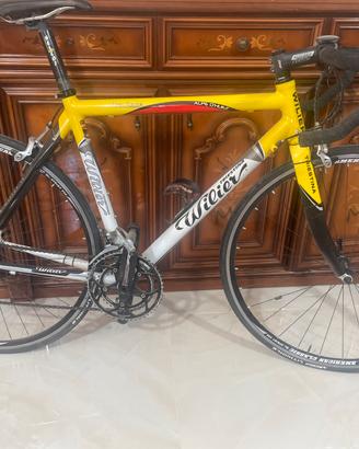 Wilier triestina in carbonio e alluminio