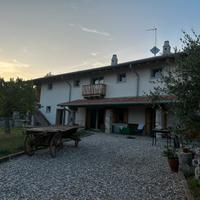 Antico carro agricolo in legno