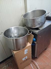 piatti e posateria e altro
